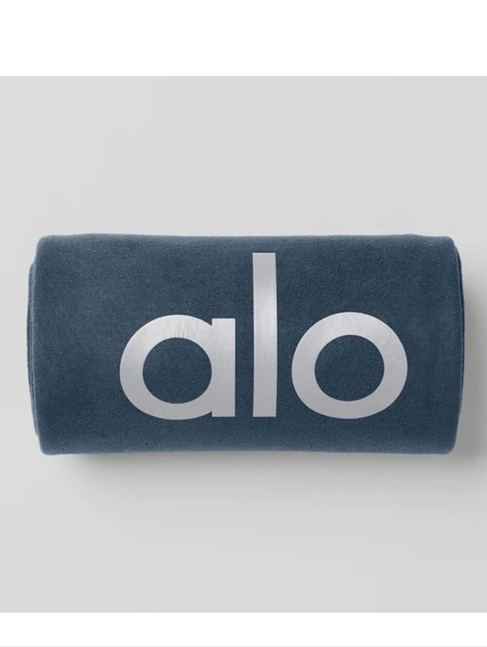 Alo Yoga Grounded No-Slip Mat Towel - Eclipse Blue / Silver Logo